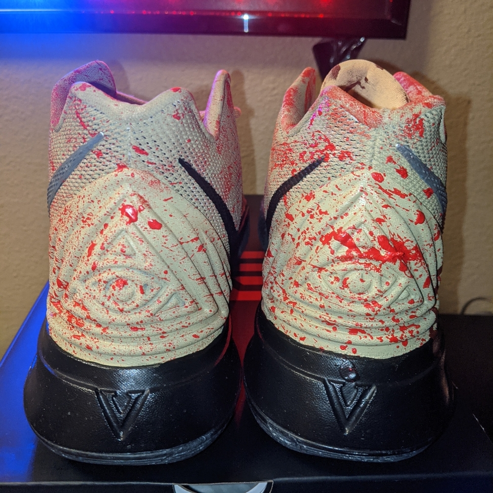 Kyrie 5 Freddy's Back DS - Picture 3 of 9